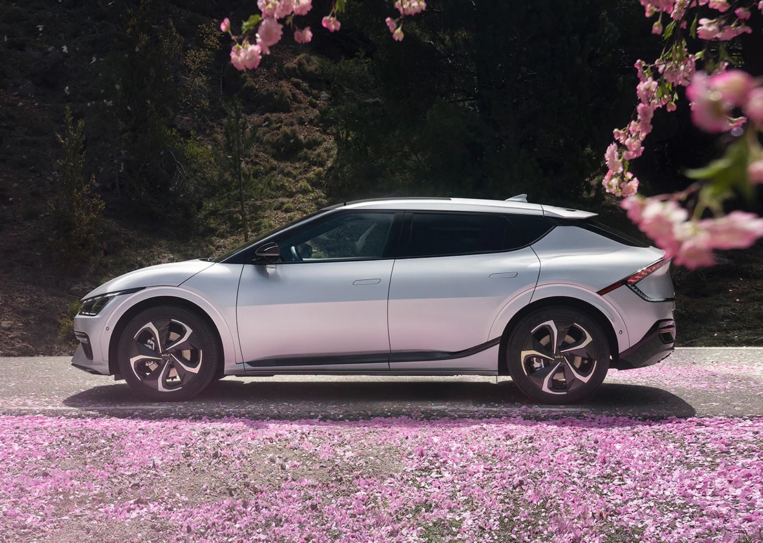 Kia’s Electric Marvel: Unpacking Reviews of the EV6