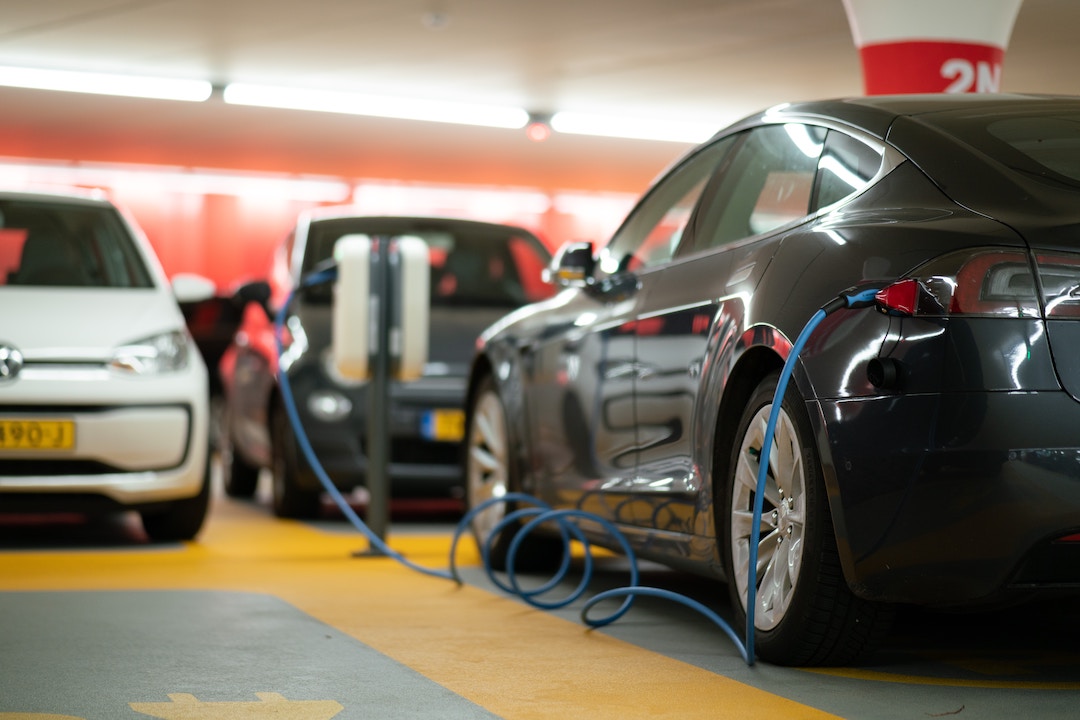 Tesla Amps Up: Supercharger Network Welcomes GM and Ford